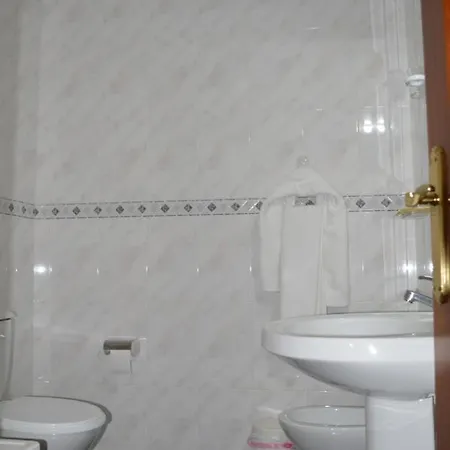 Guest house Labella - Rural Restaurante La Calahorra